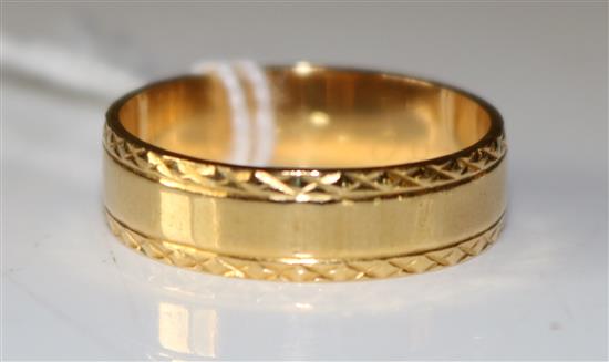 22ct engraved gold wedding band